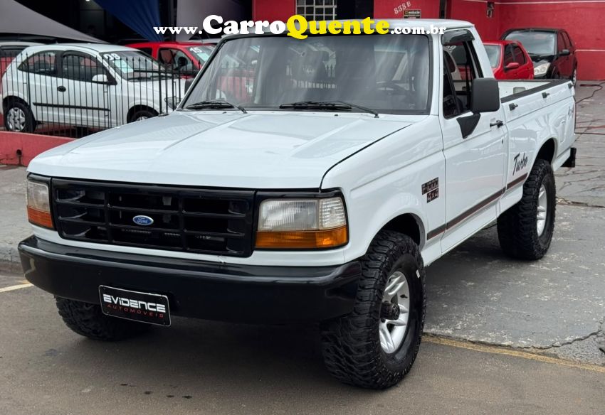 Ford F-1000 4.3 XL 4X4 CS TURBO DIESEL 2P MANUAL - Loja