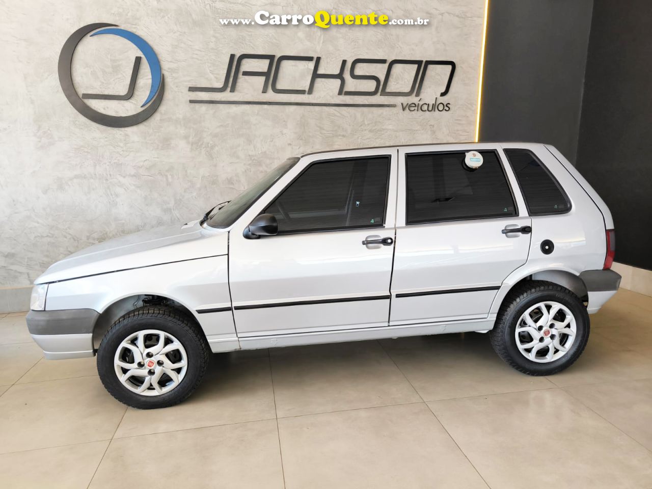 FIAT UNO 1.0 MPI MILLE FIRE ECONOMY 8V 2011/2012 - Loja