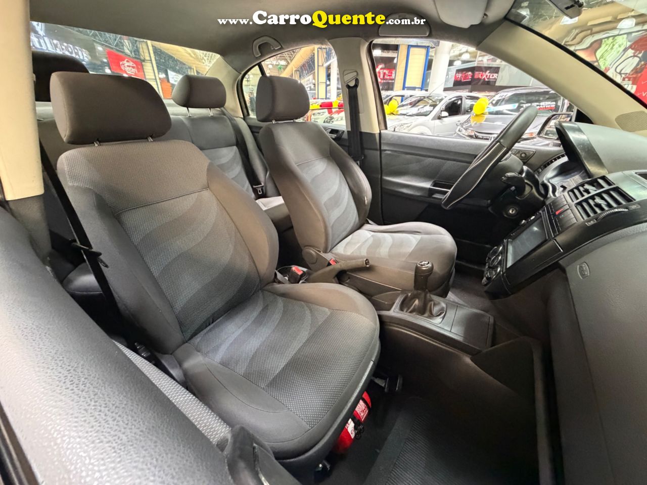 VOLKSWAGEN POLO SEDAN 1.6 MI 8V 2009 - Loja