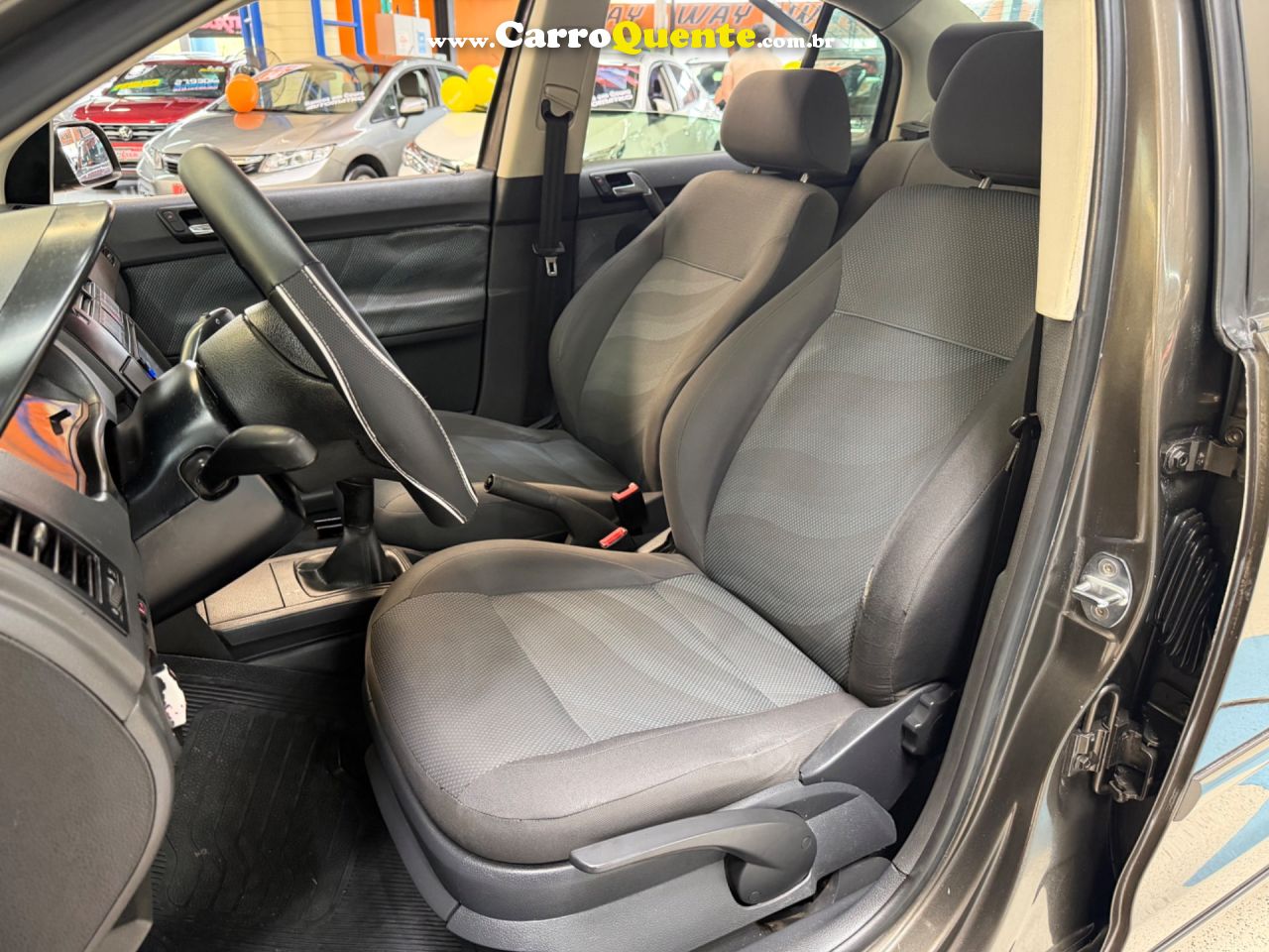 VOLKSWAGEN POLO SEDAN 1.6 MI 8V 2009 - Loja