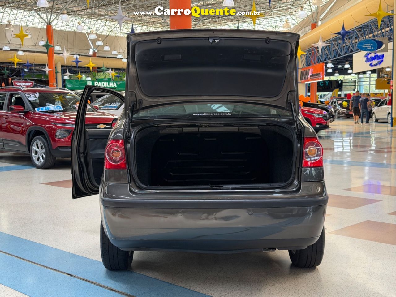VOLKSWAGEN POLO SEDAN 1.6 MI 8V 2009 - Loja