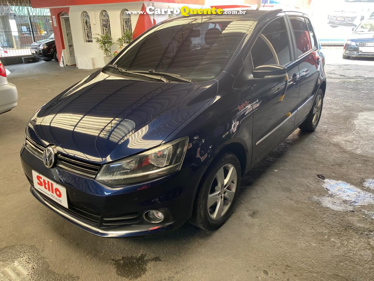VOLKSWAGEN   FOX ROCK IN RIO 1.6 MI TOTAL FLEX 8V 5P   AZUL 2016 1.6 FLEX - Loja