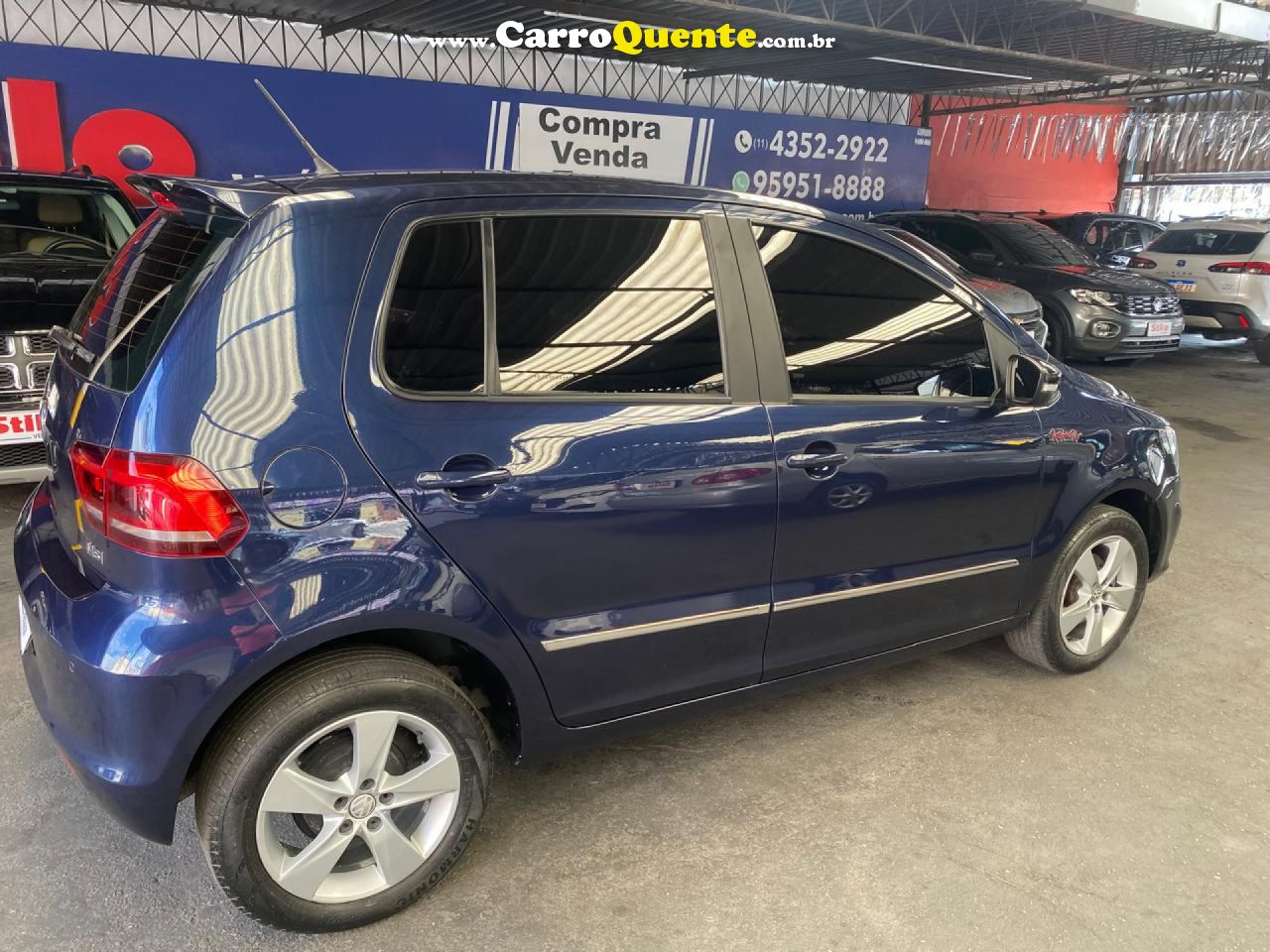 VOLKSWAGEN   FOX ROCK IN RIO 1.6 MI TOTAL FLEX 8V 5P   AZUL 2016 1.6 FLEX - Loja