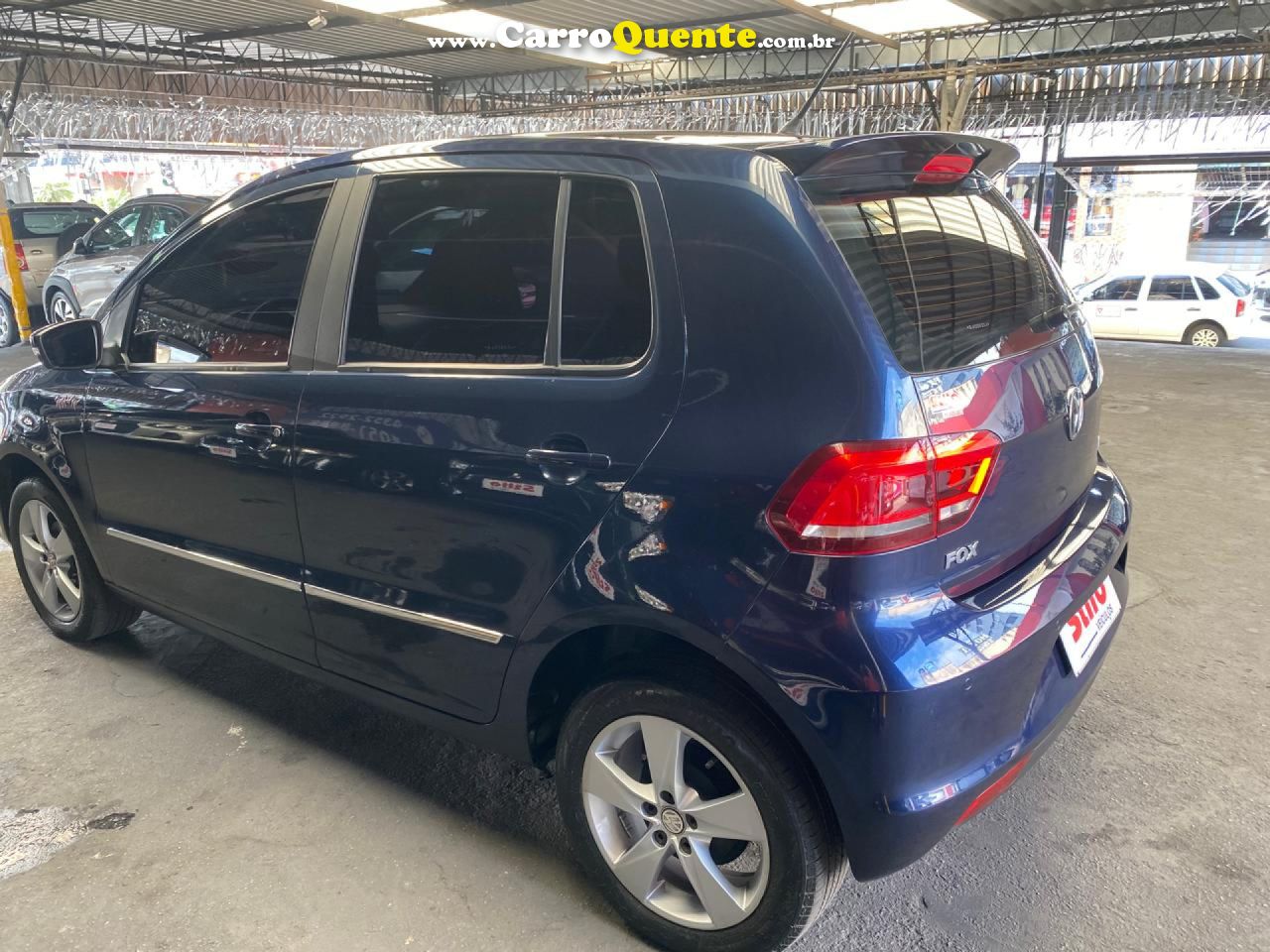 VOLKSWAGEN   FOX ROCK IN RIO 1.6 MI TOTAL FLEX 8V 5P   AZUL 2016 1.6 FLEX - Loja