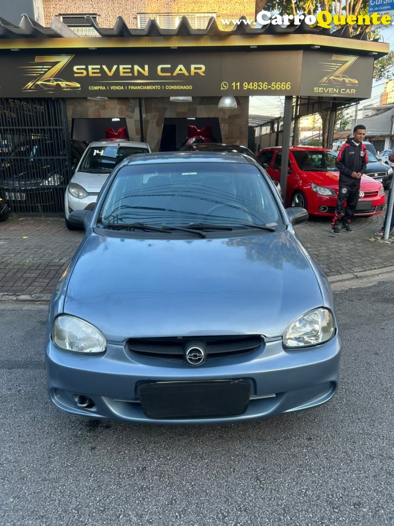 CHEVROLET   CORSA SED.WIND 1.0MILLENIUMCLASSIC VHC   AZUL 2002 1.0 GASOLINA - Loja
