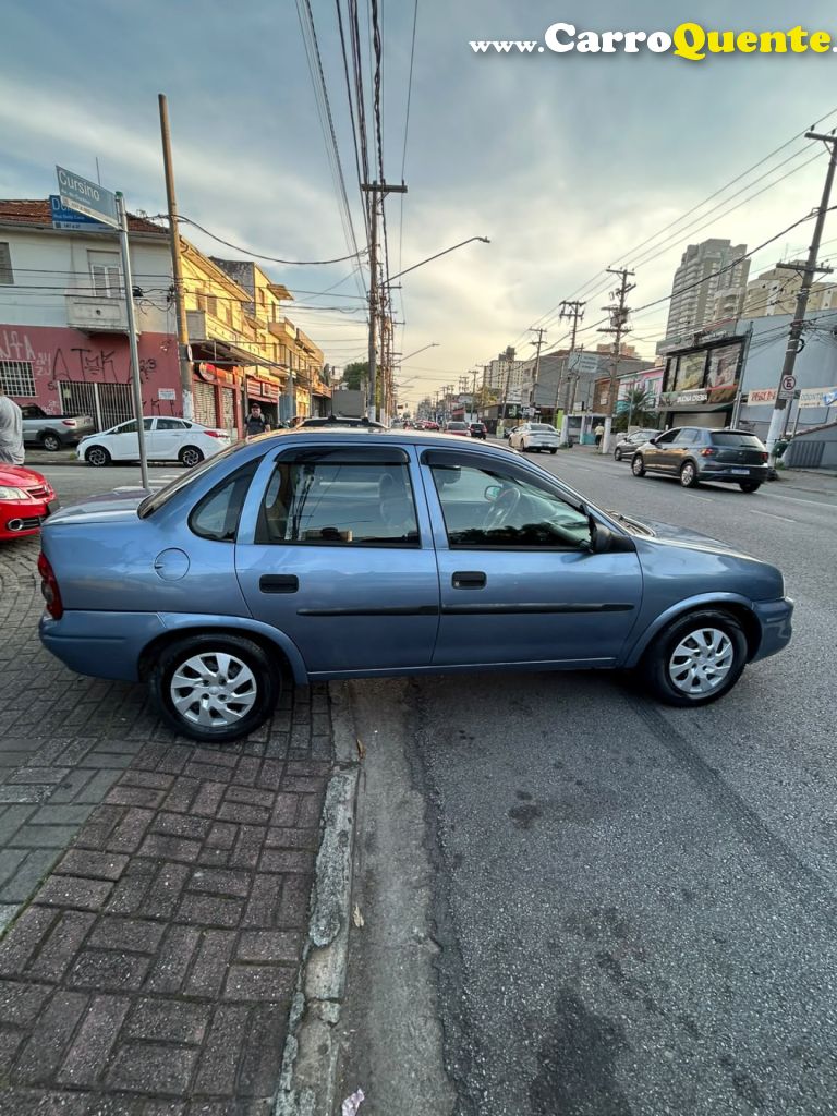 CHEVROLET   CORSA SED.WIND 1.0MILLENIUMCLASSIC VHC   AZUL 2002 1.0 GASOLINA - Loja