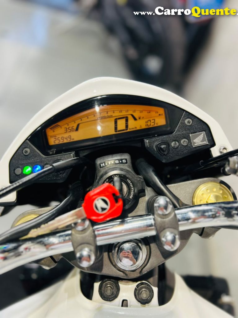 HONDA   HONDACB600F HORNET   BRANCO 2012 599 cc GASOLINA - Loja