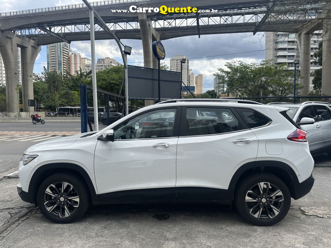 CHEVROLET   TRACKER PREMIER 1.2 TURBO 12V FLEX AUT.   BRANCO 2024 1.4 FLEX - Loja