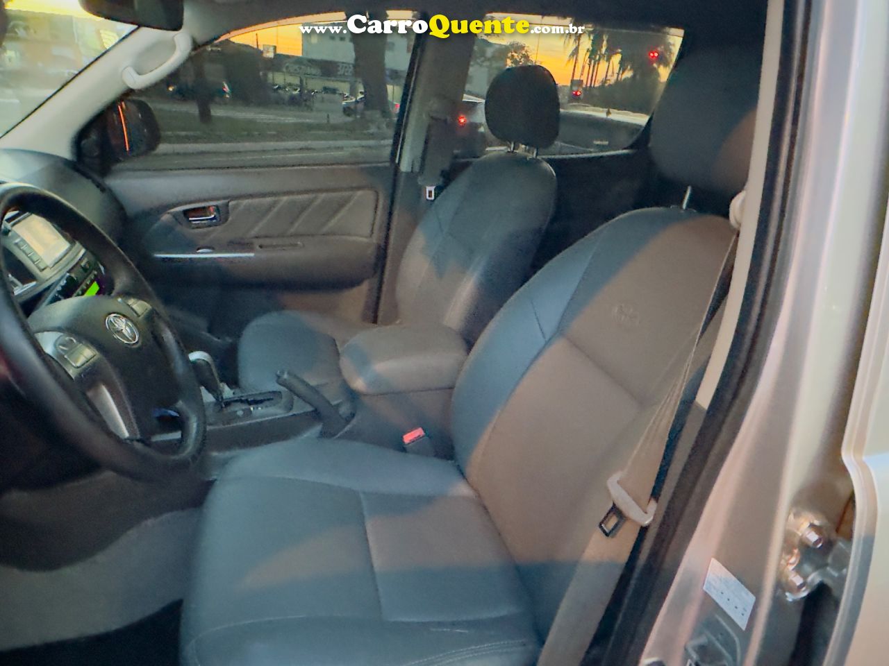 TOYOTA HILUX 2.7 SRV 4X4 CD 16V 2014 - Loja
