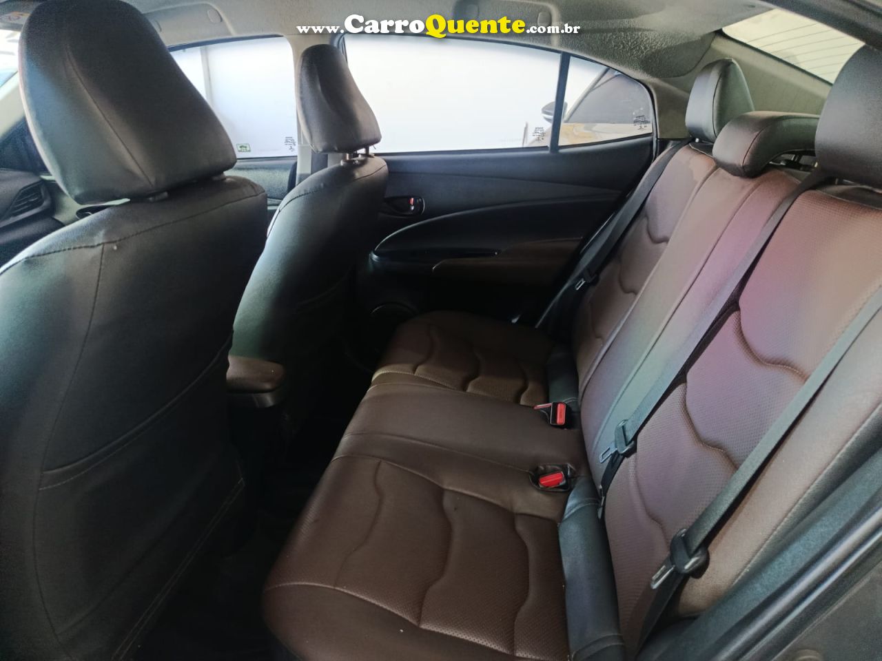 TOYOTA YARIS 1.5 16V SEDAN XL LIVE MULTIDRIVE 2022 - Loja