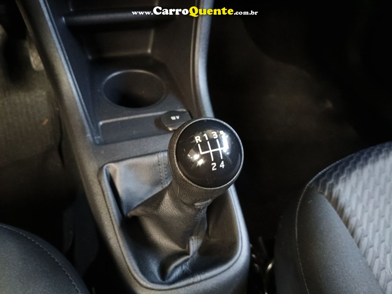 VOLKSWAGEN UP 1.0 MPI MOVE UP 12V 2019 - Loja