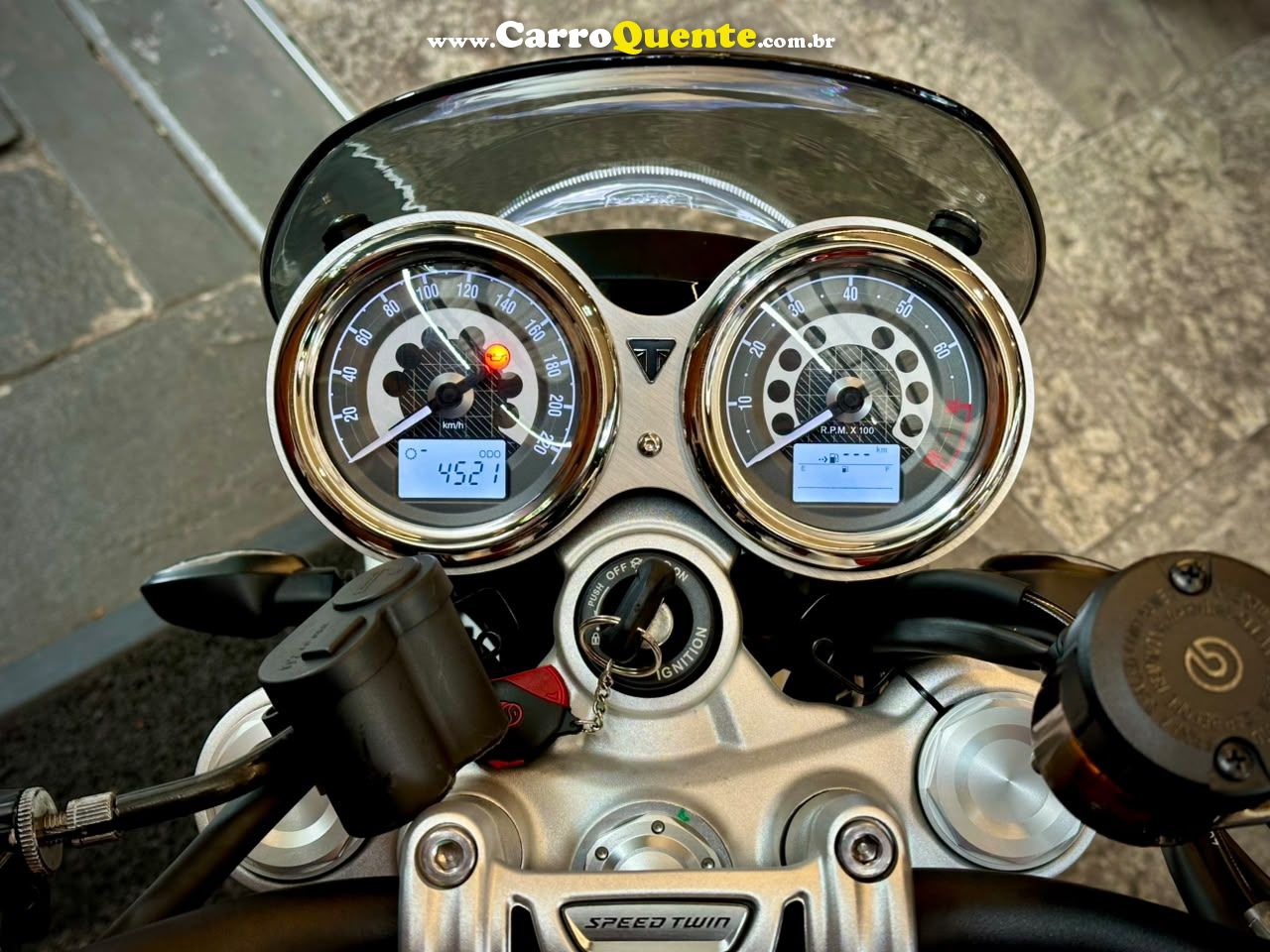 TRIUMPH SPEED TWIN 2022 - Loja