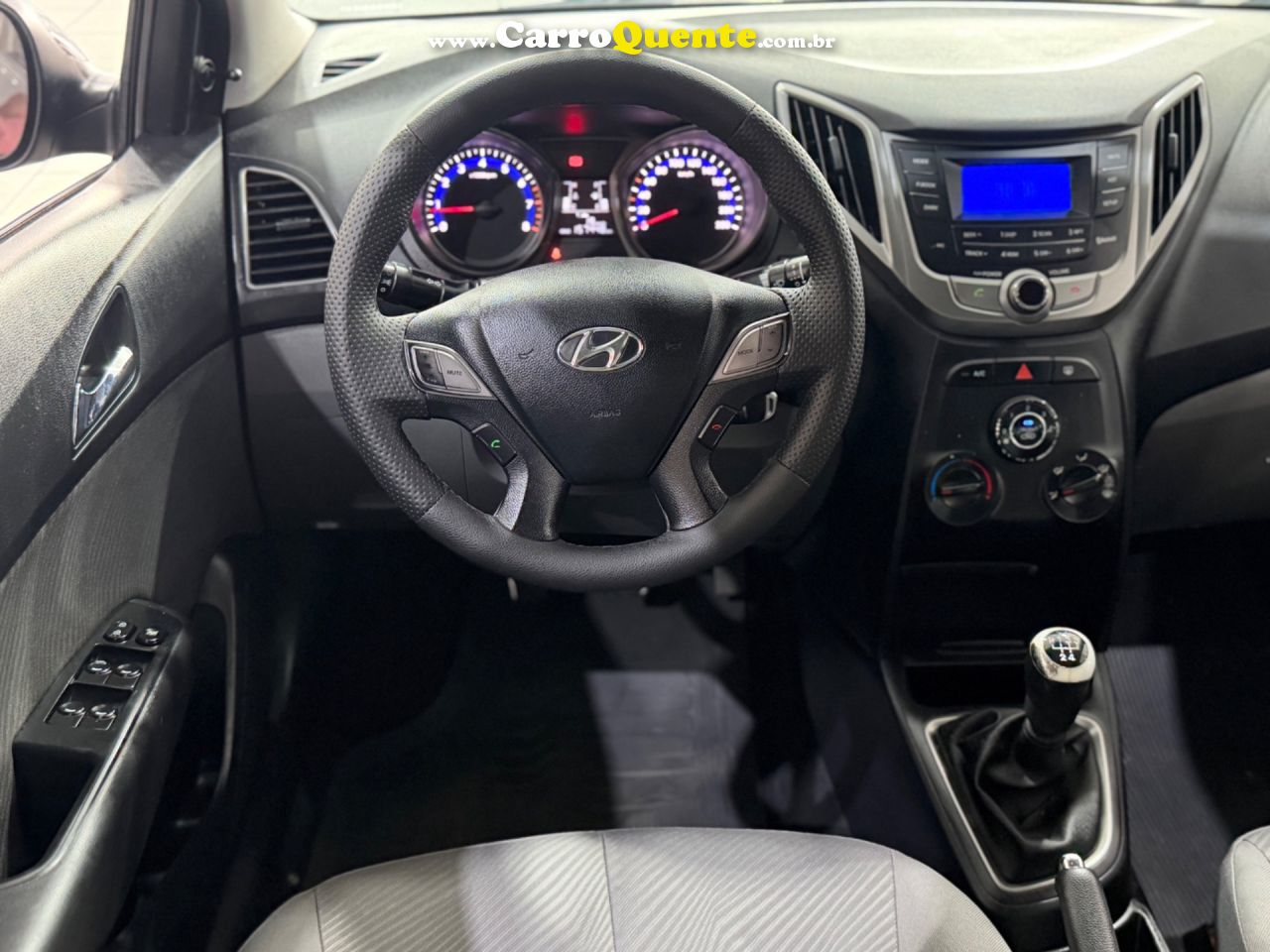 HYUNDAI HB20S 1.6 COMFORT PLUS 16V 2015 - Loja