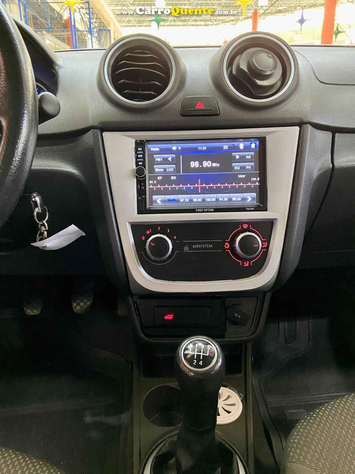 VOLKSWAGEN VOYAGE 1.0 MI 8V 2011 - Loja