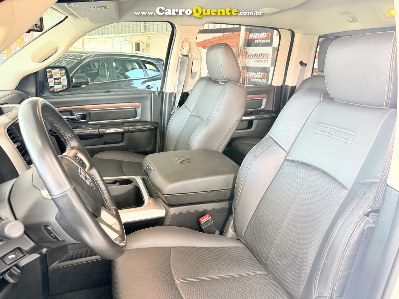 RAM   CLASSIC LARAMIE 5.7 CD V8 4X4 AUT.   BRANCO 2023 5.7 GASOLINA - Loja