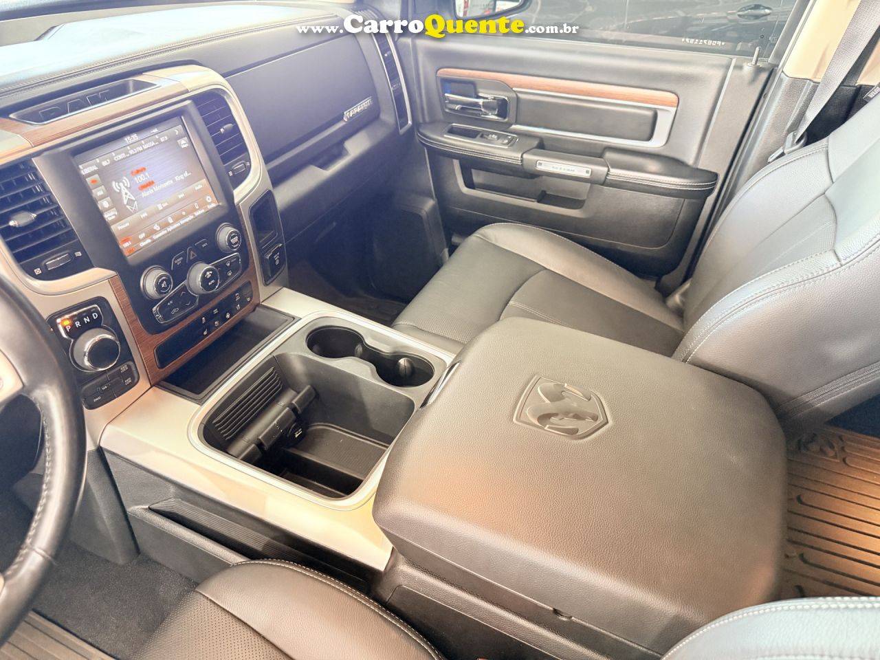 RAM   CLASSIC LARAMIE 5.7 CD V8 4X4 AUT.   BRANCO 2023 5.7 GASOLINA - Loja