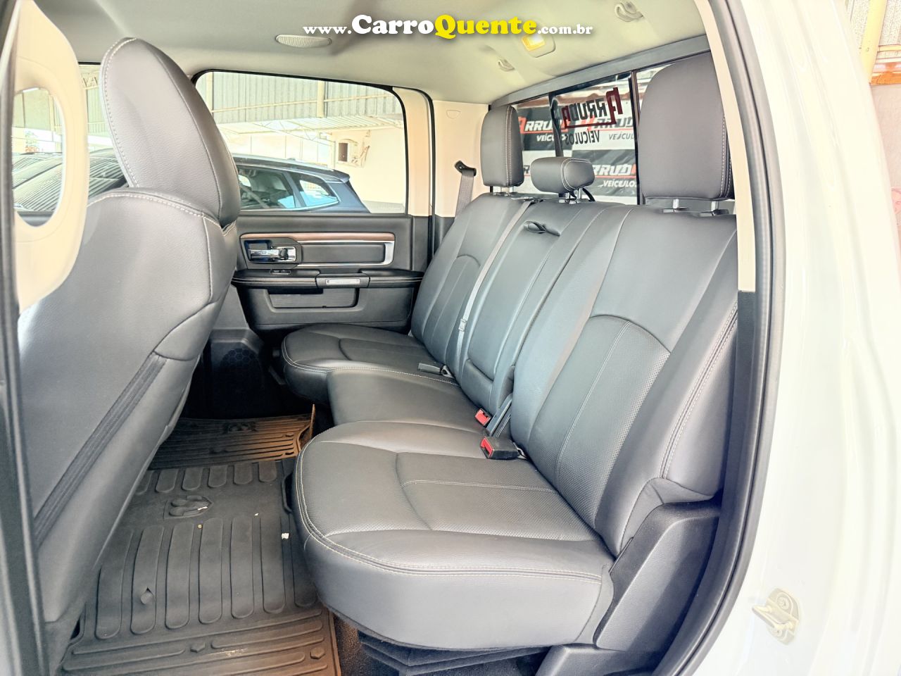 RAM   CLASSIC LARAMIE 5.7 CD V8 4X4 AUT.   BRANCO 2023 5.7 GASOLINA - Loja