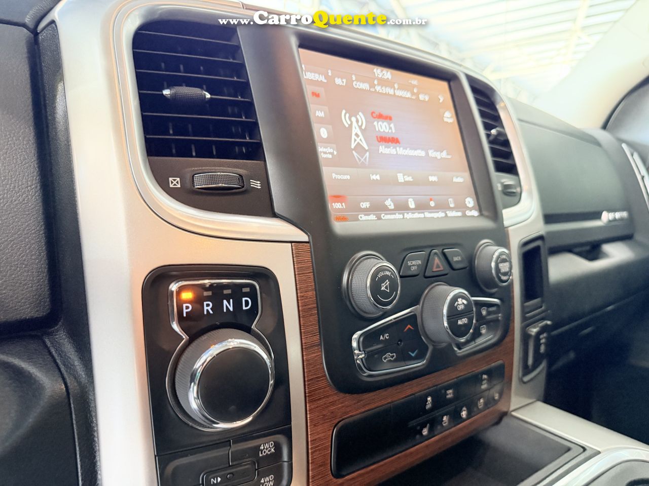 RAM   CLASSIC LARAMIE 5.7 CD V8 4X4 AUT.   BRANCO 2023 5.7 GASOLINA - Loja