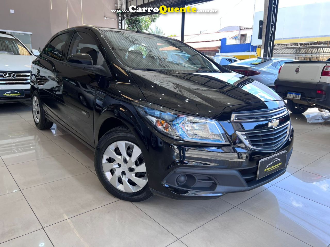 CHEVROLET   ONIX HATCH LT 1.4 8V FLEXPOWER 5P MEC.   PRETO 2015 1.4 FLEX - Loja