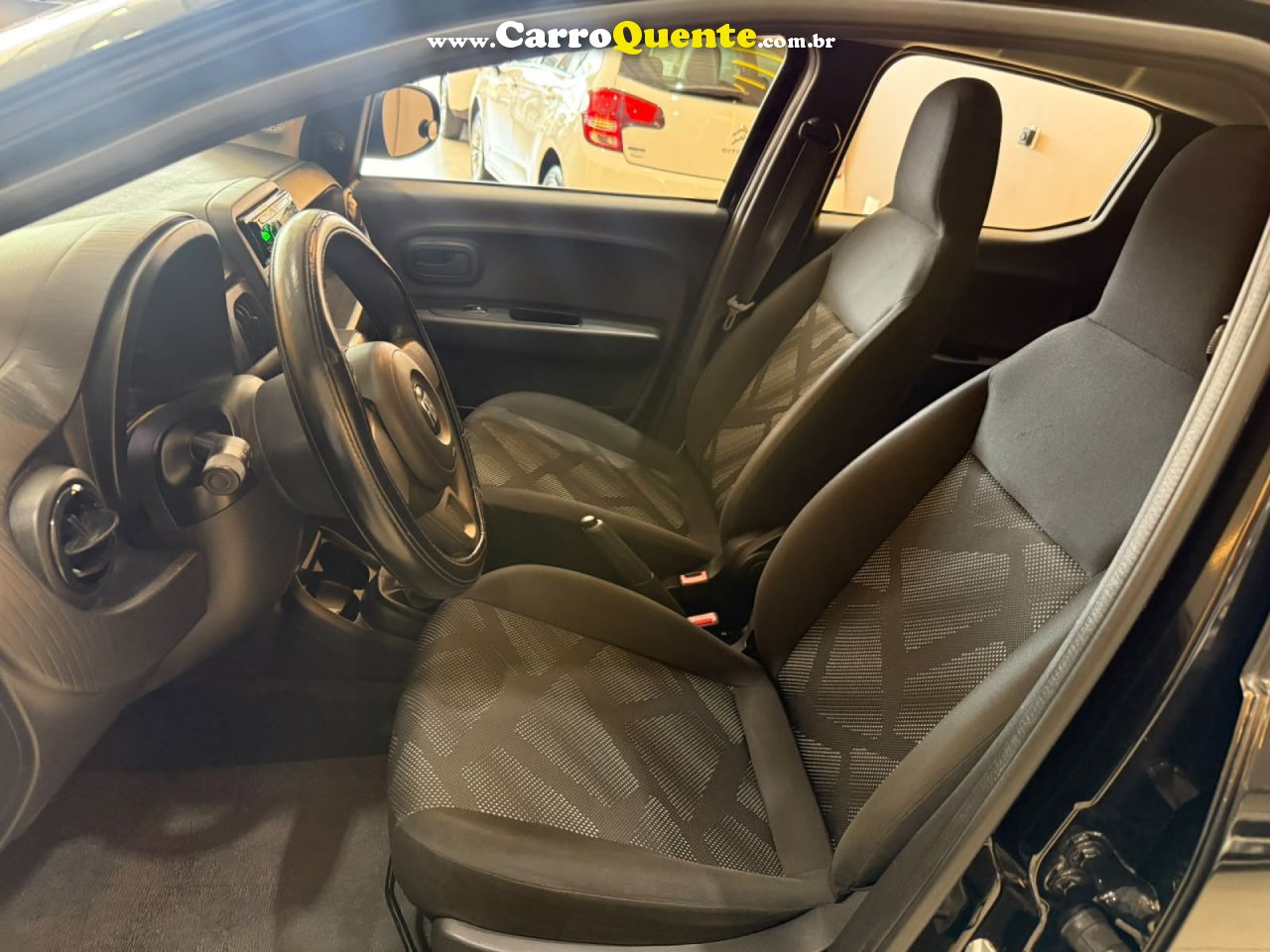 FIAT   MOBI LIKE 1.0 FIRE FLEX 5P.   PRETO 2023 1.0 FLEX - Loja