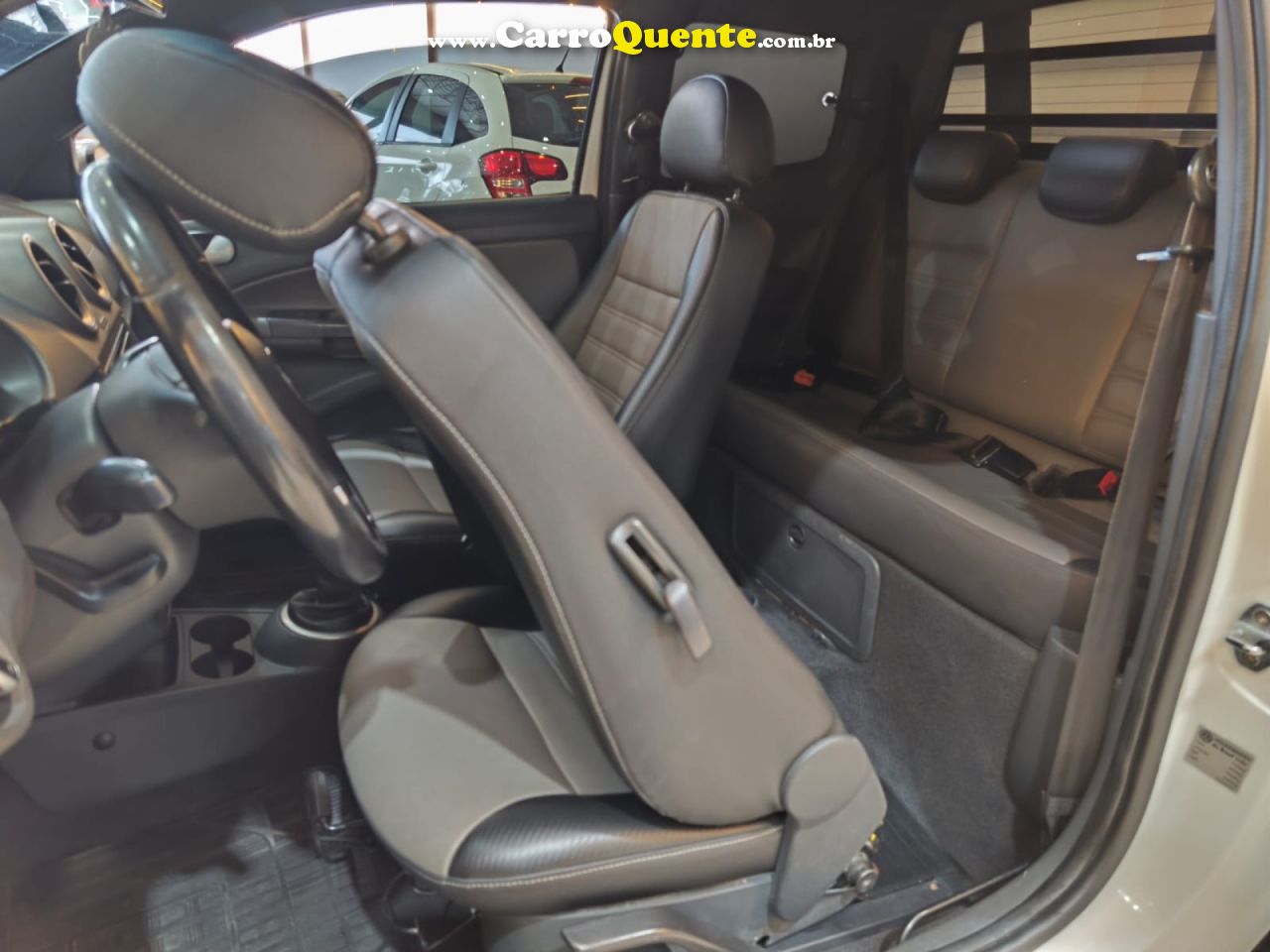 VOLKSWAGEN   SAVEIRO CROSS 1.6 T.FLEX 16V CD   BEGE 2016 1.6 GASOLINA - Loja