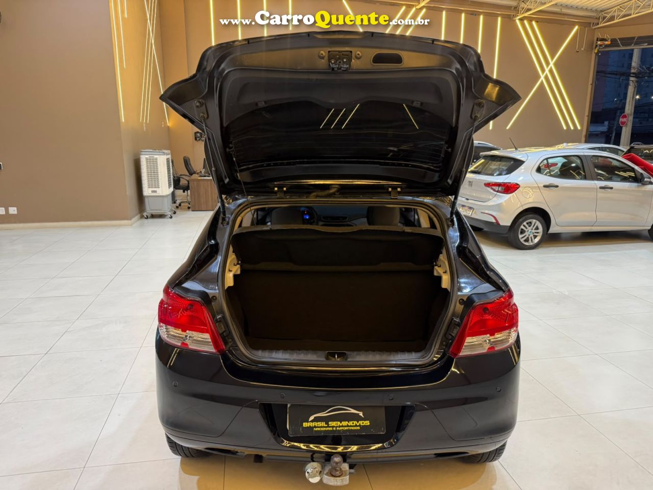 CHEVROLET   ONIX HATCH LT 1.0 8V FLEXPOWER 5P MEC.   PRETO 2016 1.0 FLEX - Loja