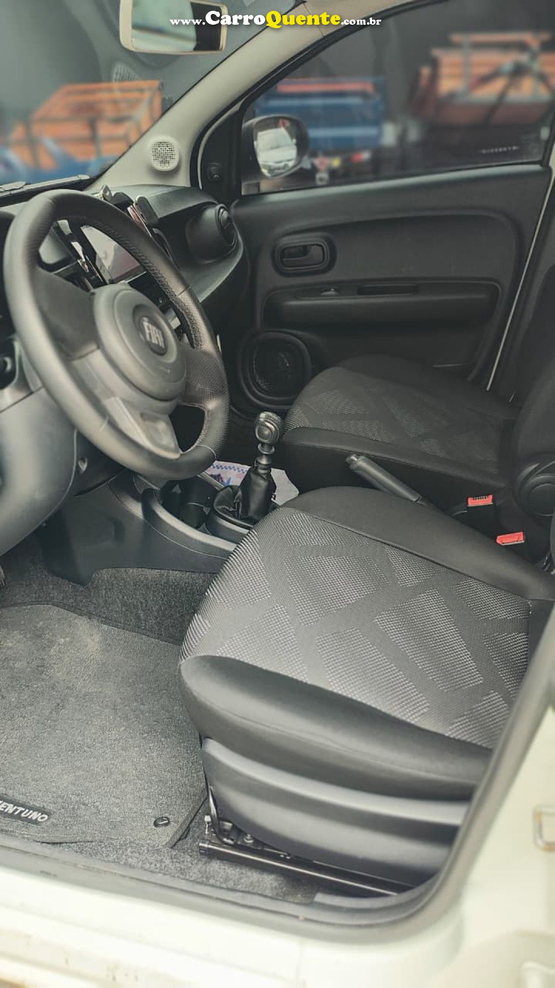 FIAT   MOBI LIKE 1.0 FIRE FLEX 5P.   BRANCO 2024 1.0 FLEX - Loja