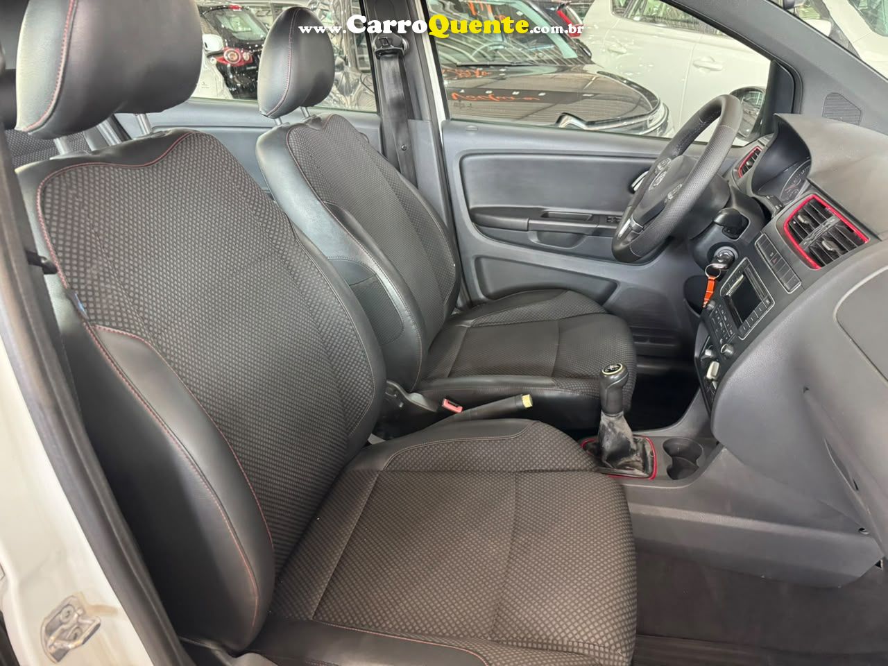 VOLKSWAGEN FOX 1.6 MI ROCK IN RIO 8V 2014 - Loja