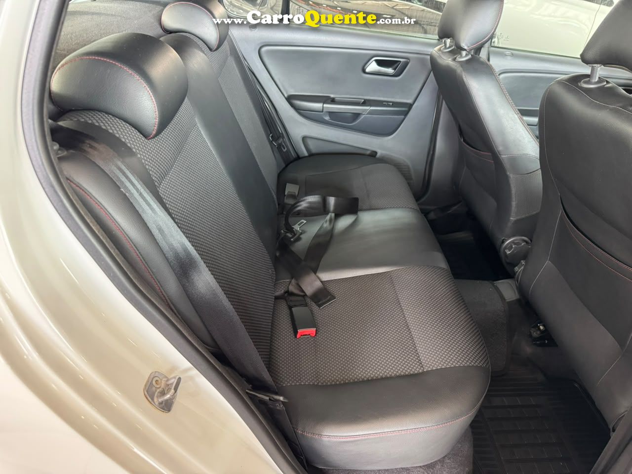 VOLKSWAGEN FOX 1.6 MI ROCK IN RIO 8V 2014 - Loja