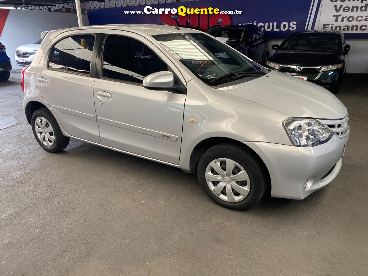 TOYOTA   ETIOS XS 1.5 FLEX 16V 5P MEC.   PRATA 2015 1.5 FLEX - Loja