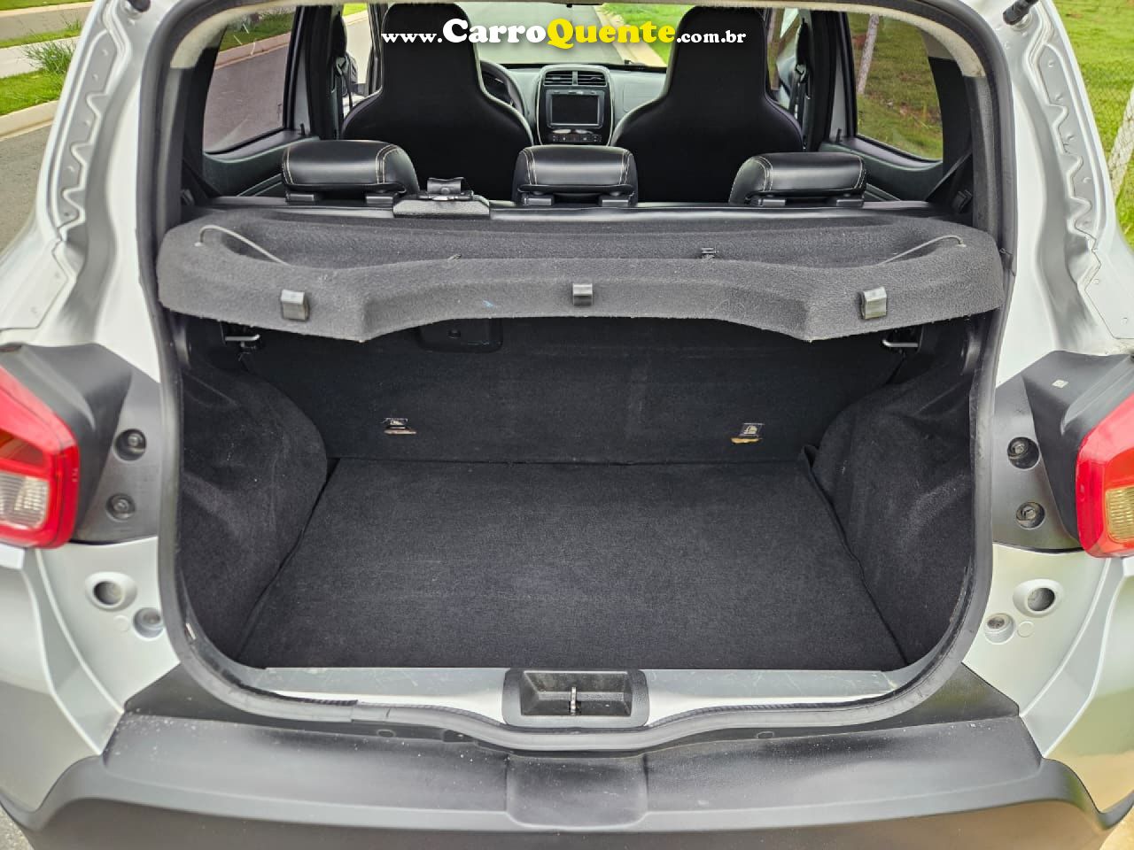 RENAULT   KWID INTENSE 1.0 FLEX 12V 5P MEC.   PRATA 2021 1.0 FLEX - Loja