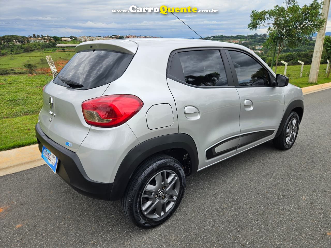 RENAULT   KWID INTENSE 1.0 FLEX 12V 5P MEC.   PRATA 2021 1.0 FLEX - Loja