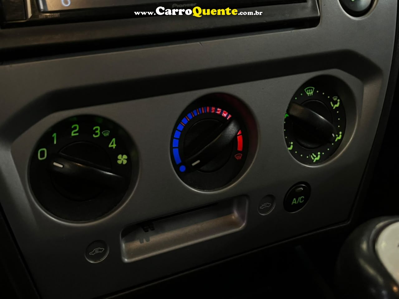 FORD   FIESTA 1.0 8V FLEXCLASS 1.0 8V FLEX 5P   PRATA 2014 1.0 FLEX - Loja