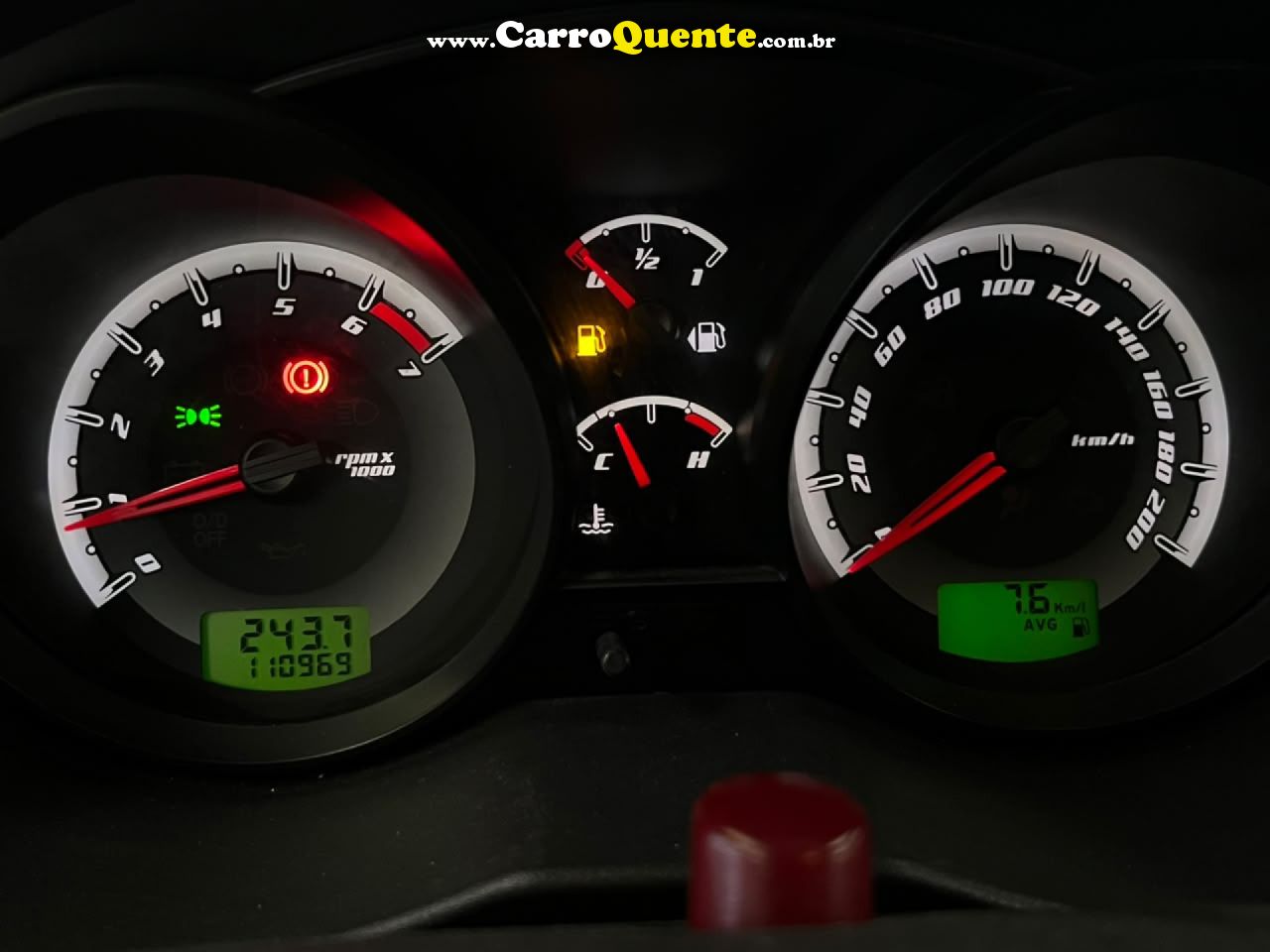 FORD   FIESTA 1.0 8V FLEXCLASS 1.0 8V FLEX 5P   PRATA 2014 1.0 FLEX - Loja