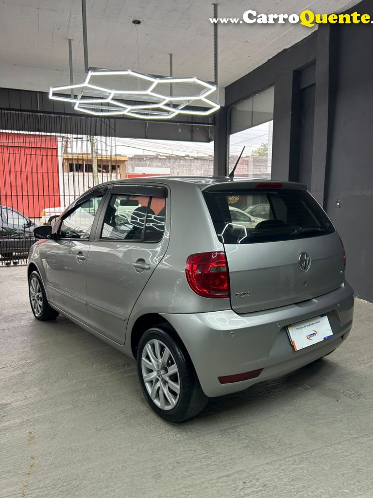 VOLKSWAGEN   FOX 1.6 MI TOTAL FLEX 8V 5P   PRATA 2013 1.6 FLEX - Loja