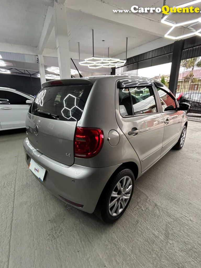 VOLKSWAGEN   FOX 1.6 MI TOTAL FLEX 8V 5P   PRATA 2013 1.6 FLEX - Loja