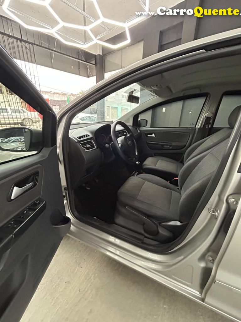 VOLKSWAGEN   FOX 1.6 MI TOTAL FLEX 8V 5P   PRATA 2013 1.6 FLEX - Loja