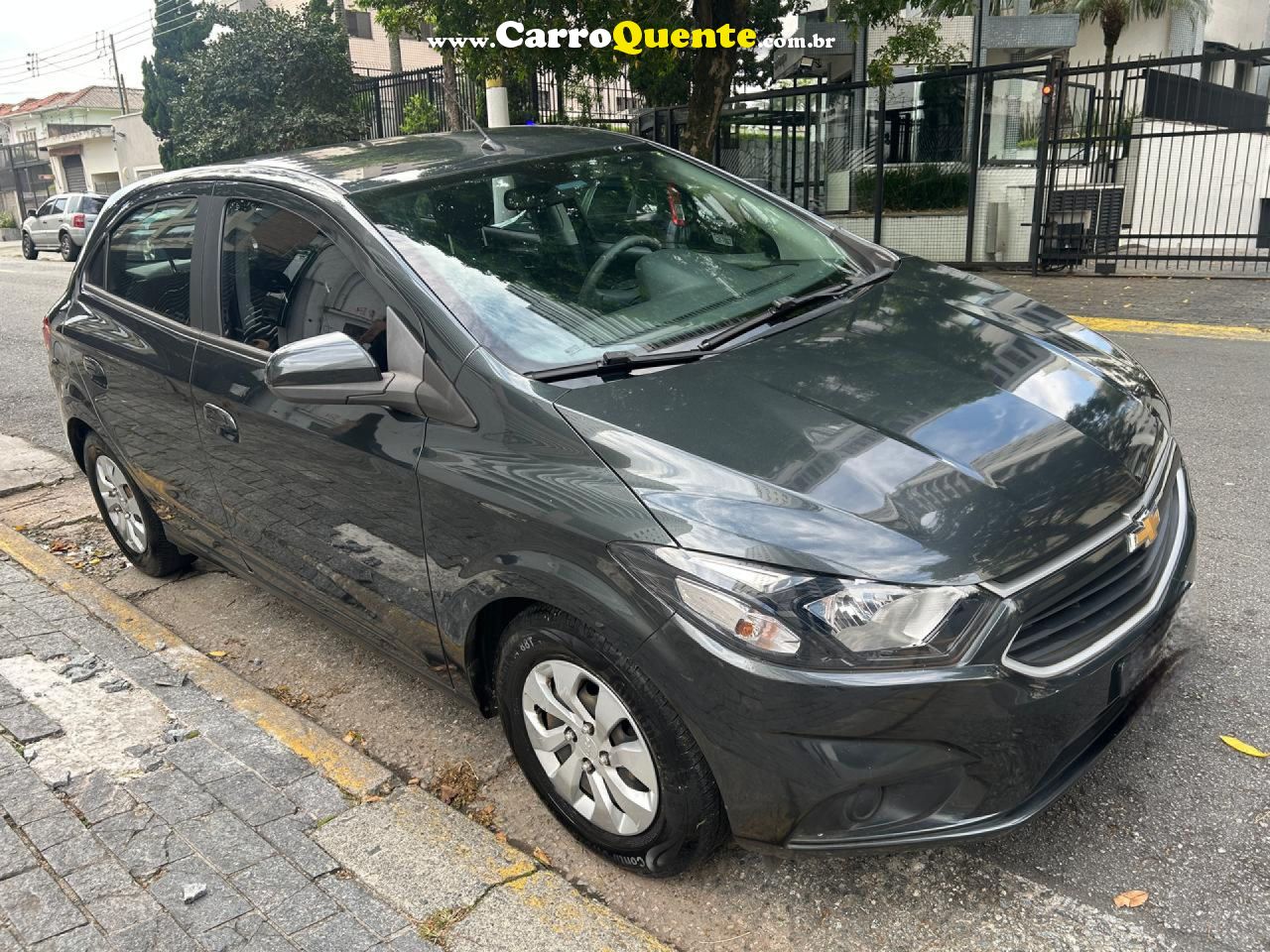 CHEVROLET   ONIX HATCH LT 1.0 8V FLEXPOWER 5P MEC.   CINZA 2019 1.0 FLEX - Loja