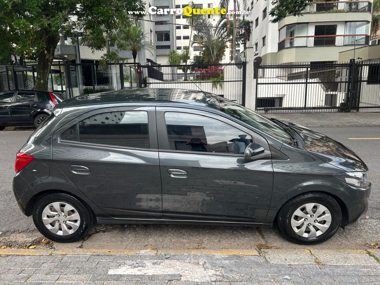 CHEVROLET   ONIX HATCH LT 1.0 8V FLEXPOWER 5P MEC.   CINZA 2019 1.0 FLEX - Loja