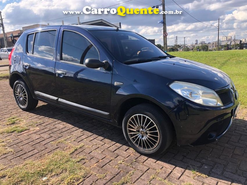 Renault SANDERO 1.0 EXPRESSION 16V FLEX 4P MANUAL - Loja