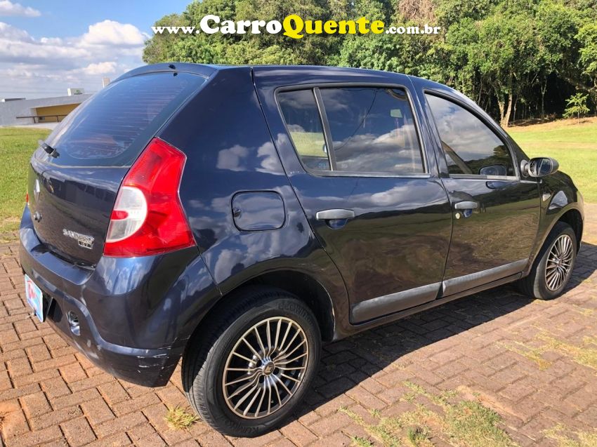 Renault SANDERO 1.0 EXPRESSION 16V FLEX 4P MANUAL - Loja
