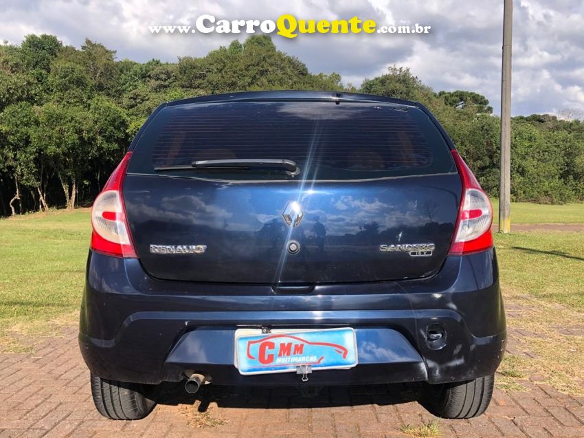 Renault SANDERO 1.0 EXPRESSION 16V FLEX 4P MANUAL - Loja