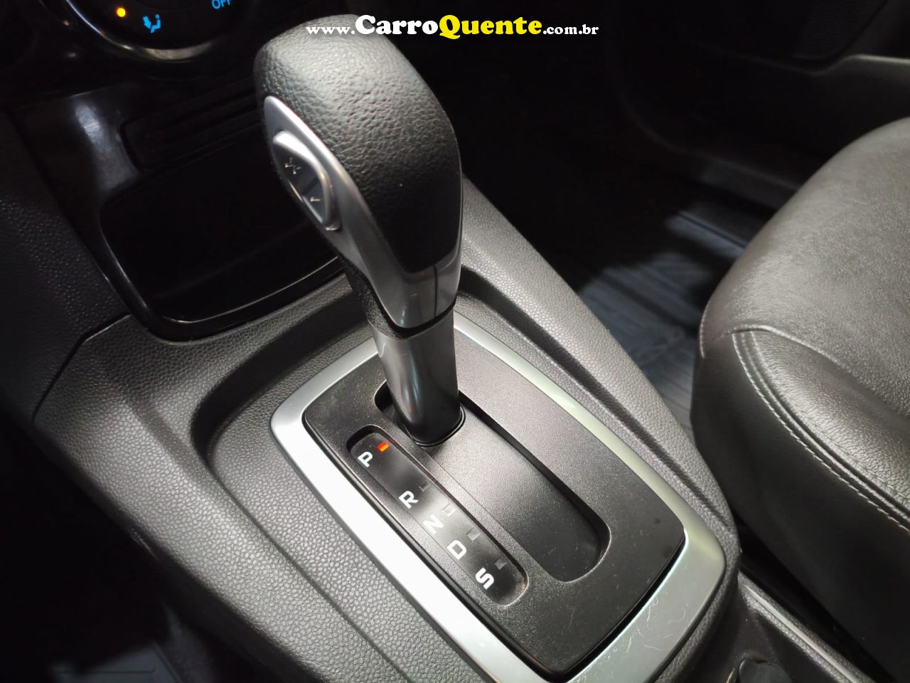 FORD FIESTA 1.6 TITANIUM HATCH 16V 2016 - Loja