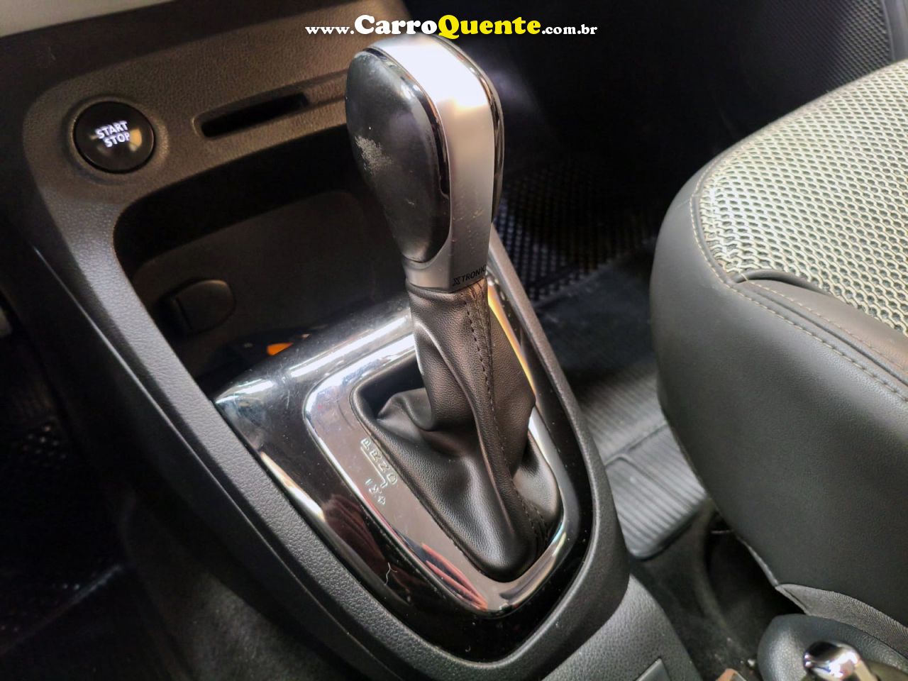RENAULT CAPTUR 1.6 16V SCE INTENSE 2018 - Loja