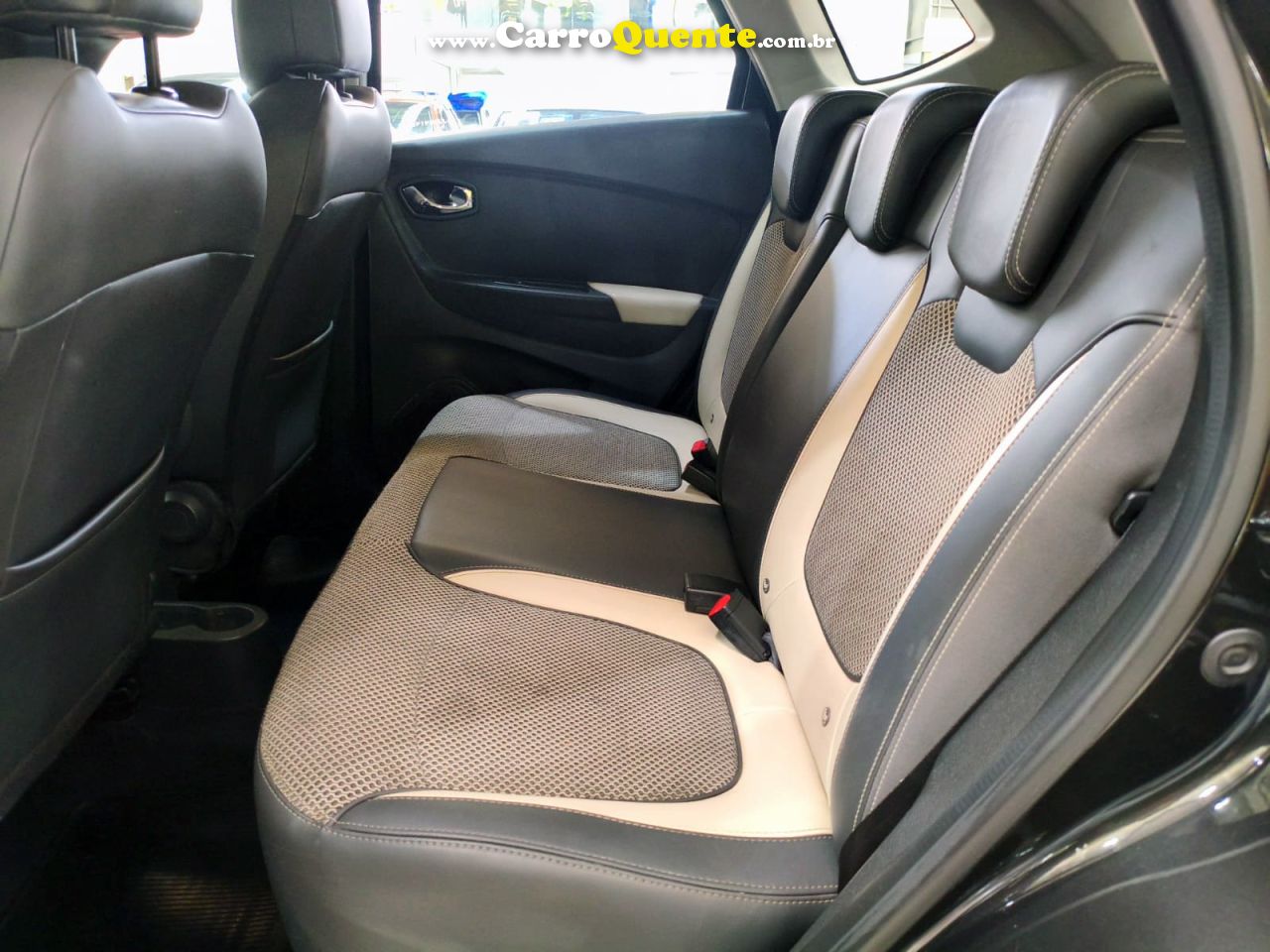 RENAULT CAPTUR 1.6 16V SCE INTENSE 2018 - Loja