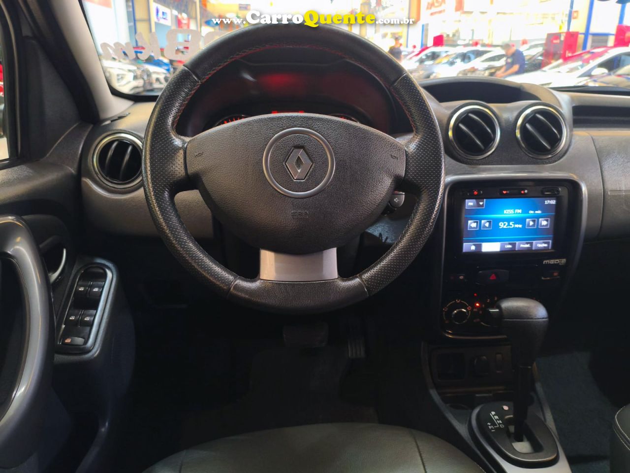 RENAULT DUSTER 2.0 TECH ROAD II 4X2 16V 2015 - Loja