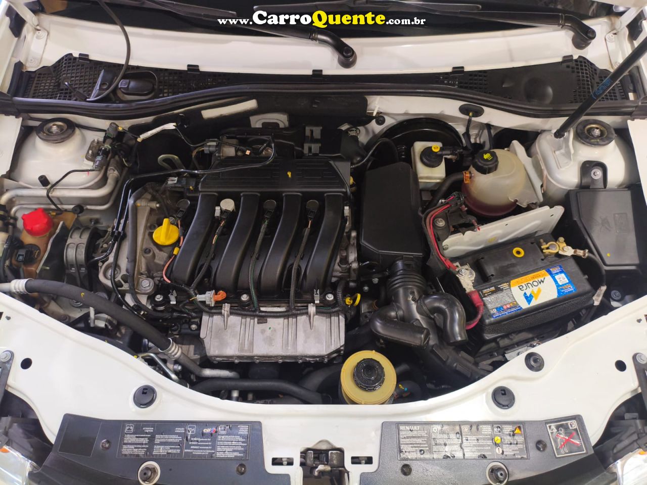 RENAULT DUSTER 2.0 TECH ROAD II 4X2 16V 2015 - Loja