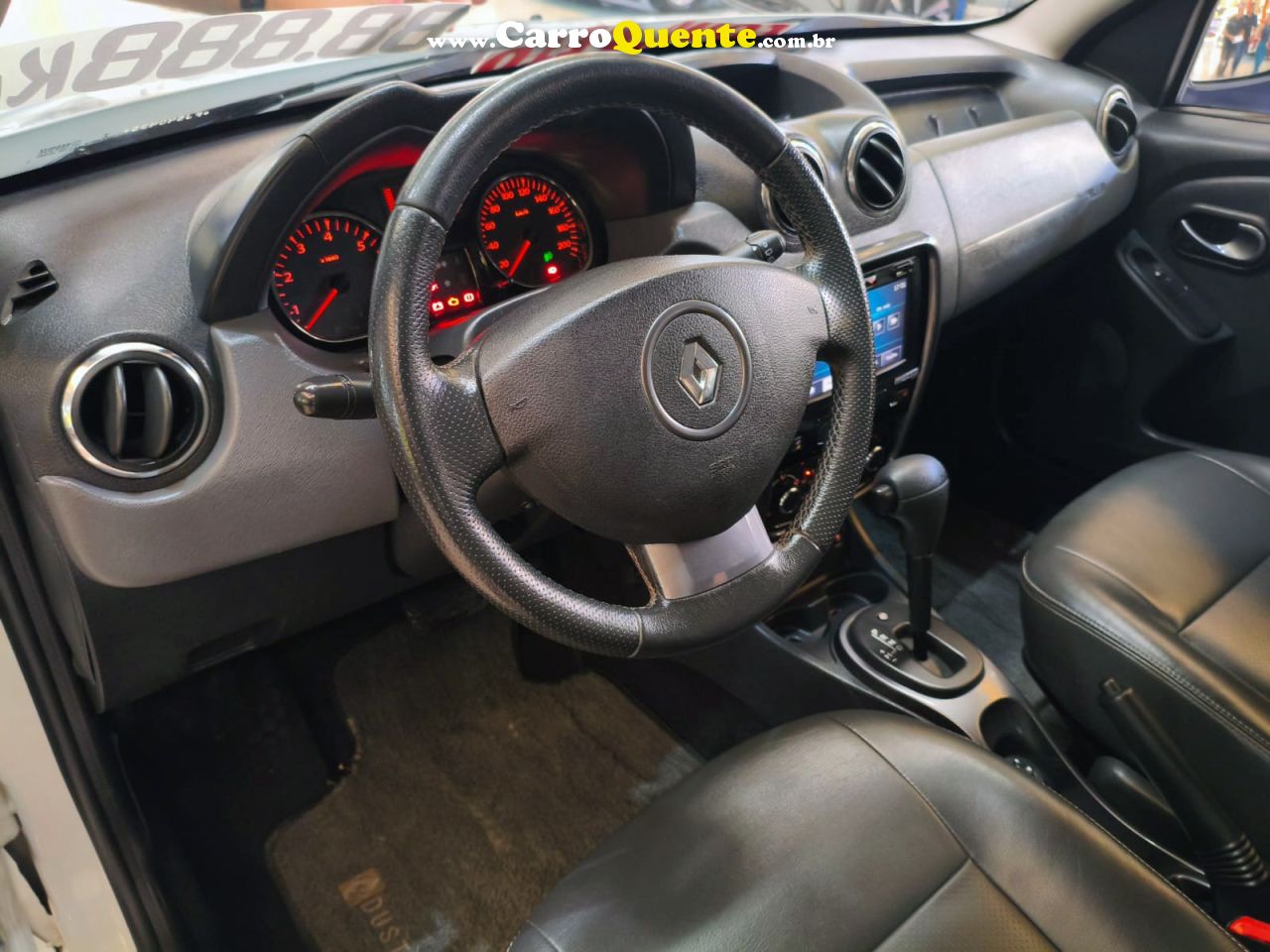 RENAULT DUSTER 2.0 TECH ROAD II 4X2 16V 2015 - Loja