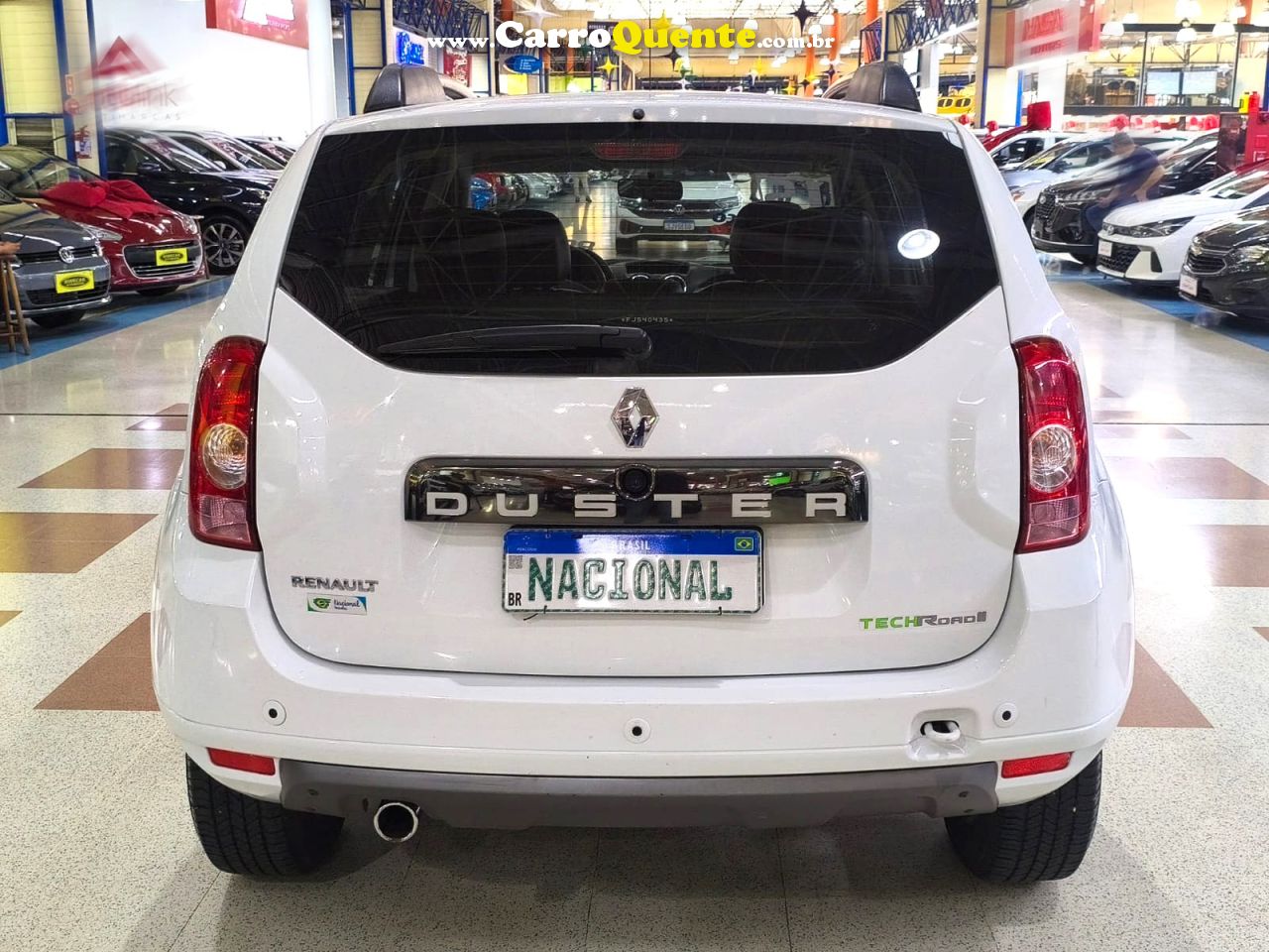 RENAULT DUSTER 2.0 TECH ROAD II 4X2 16V 2015 - Loja