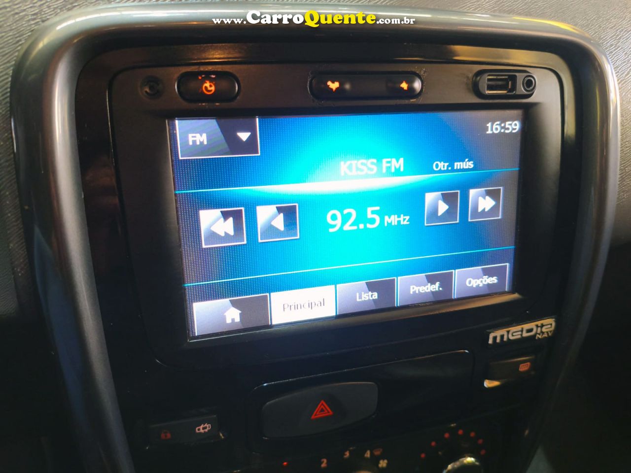 RENAULT DUSTER 2.0 TECH ROAD II 4X2 16V 2015 - Loja